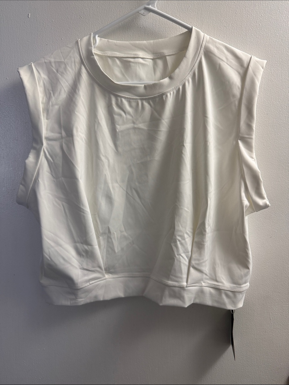 HALARA White Sleeveless Muscle Tee